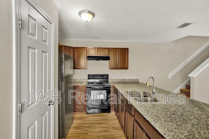 2813 Hidden Haven Rd - Photo 2 of 20