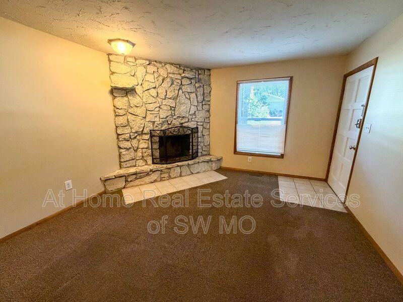 3304 E Portland St #B - Photo 2 of 10