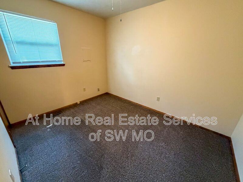 3304 E Portland St #B - Photo 7 of 10