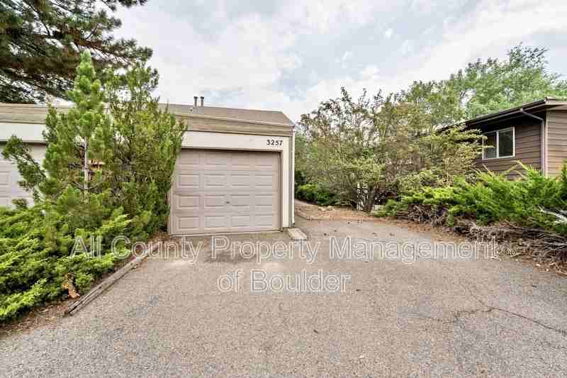 3257 Stanford Ave - Photo 2 of 20