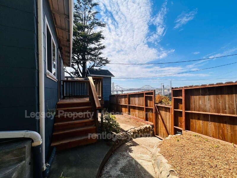 653 Alhambra St - Photo 3 of 35