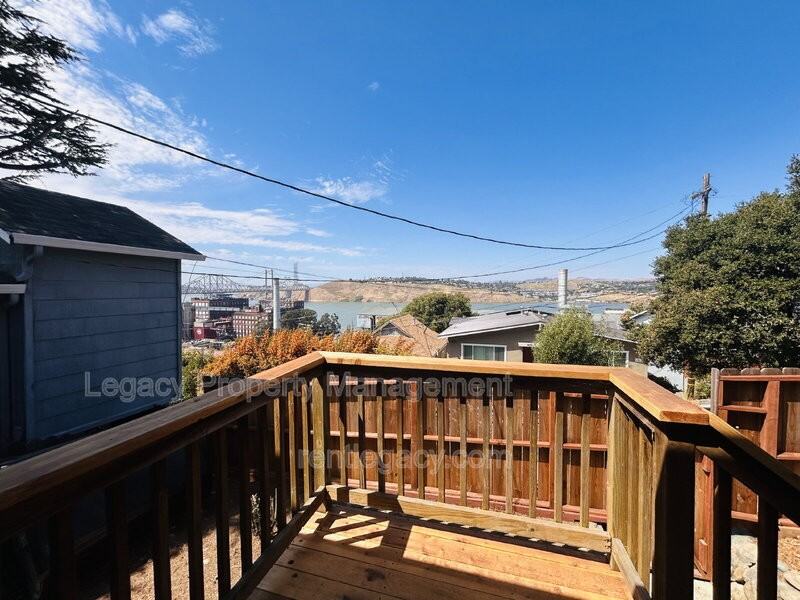 653 Alhambra St - Photo 5 of 35