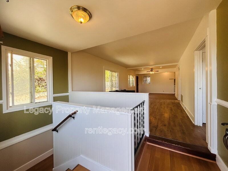 653 Alhambra St - Photo 6 of 35