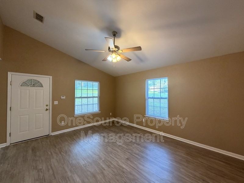 203 B W Roberts St - Photo 4 of 15