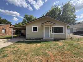 featured image of 224 E Pine St