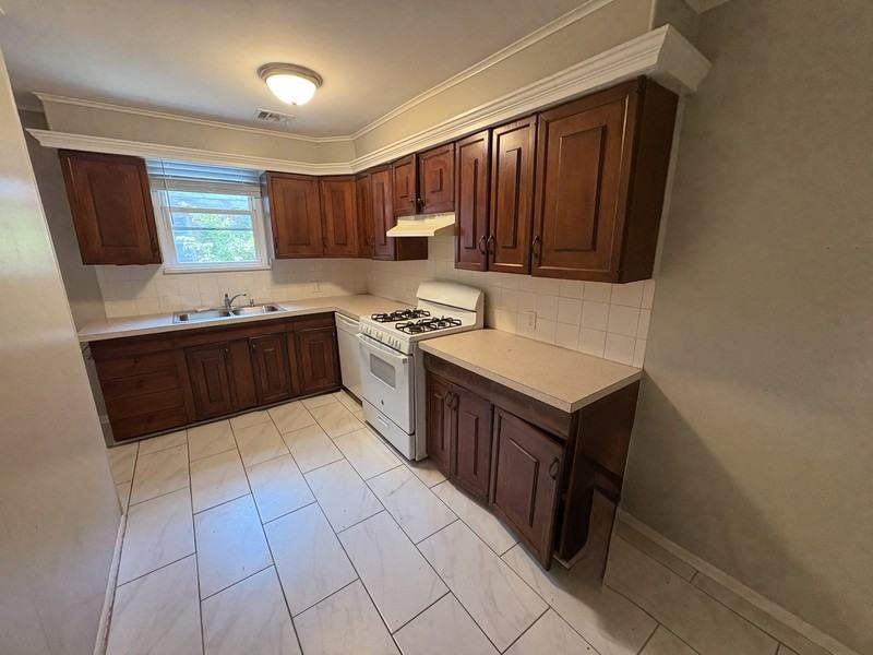 3318 E Jasper St - Photo 2 of 8