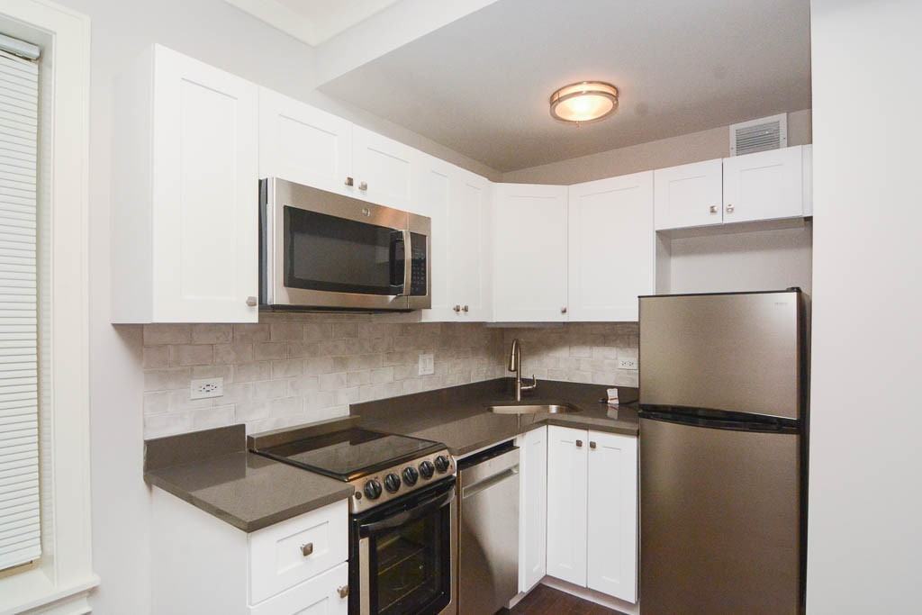 638 W Wrightwood Ave - Photo 3 of 15