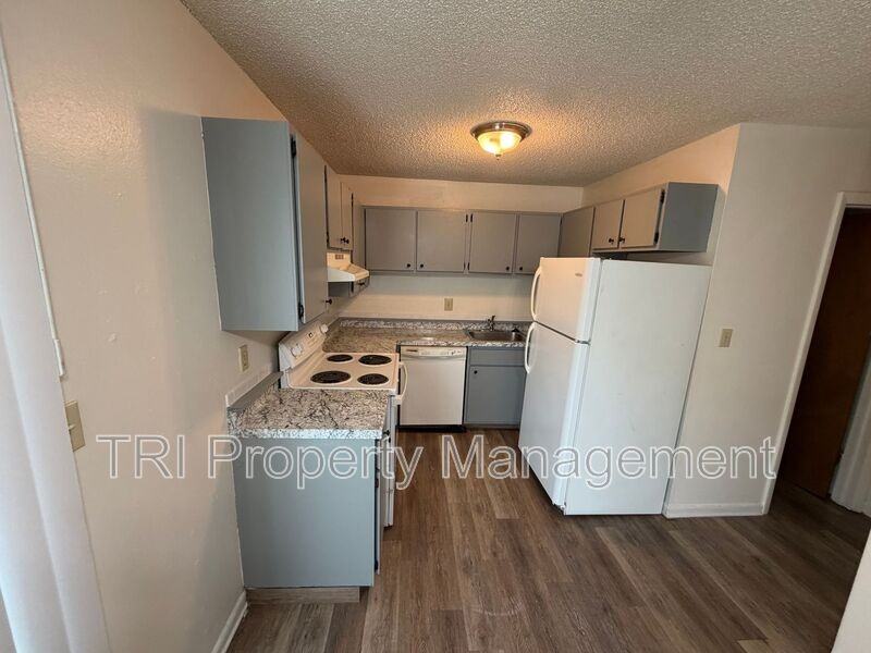 732 37th Avenue Ct #3 - Photo 4 of 8