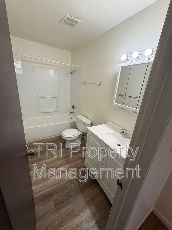 732 37th Avenue Ct #3 - Photo 7 of 8