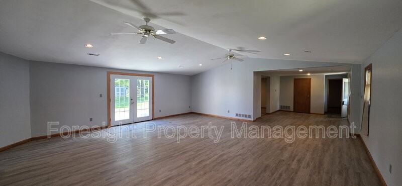 6470 Sherman Rd - Photo 3 of 19