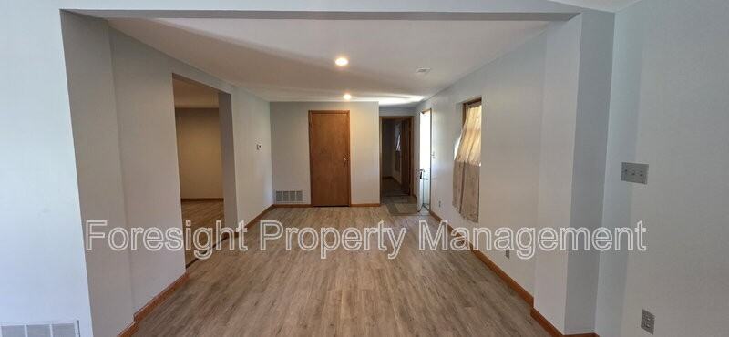 6470 Sherman Rd - Photo 4 of 19