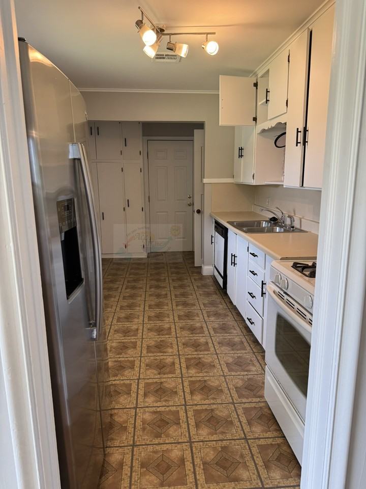 4736 E 5th Pl #NA - Photo 5 of 15