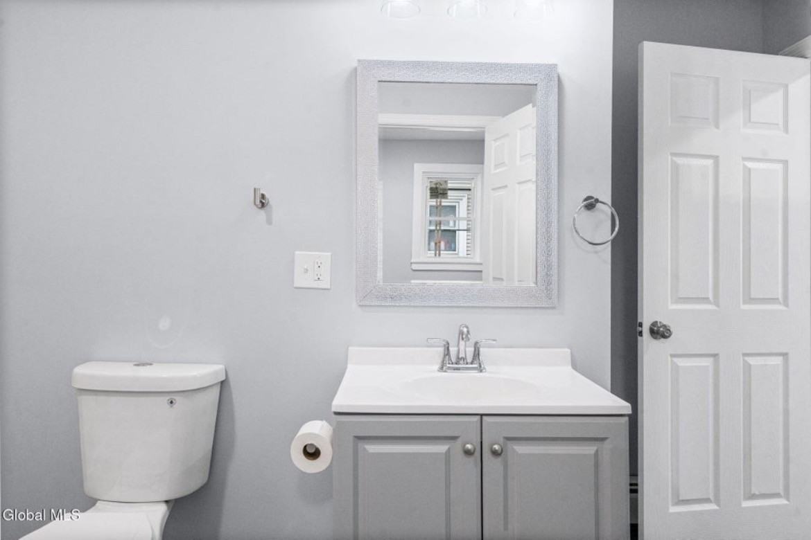 27 W Notre Dame St #1 - Photo 5 of 12