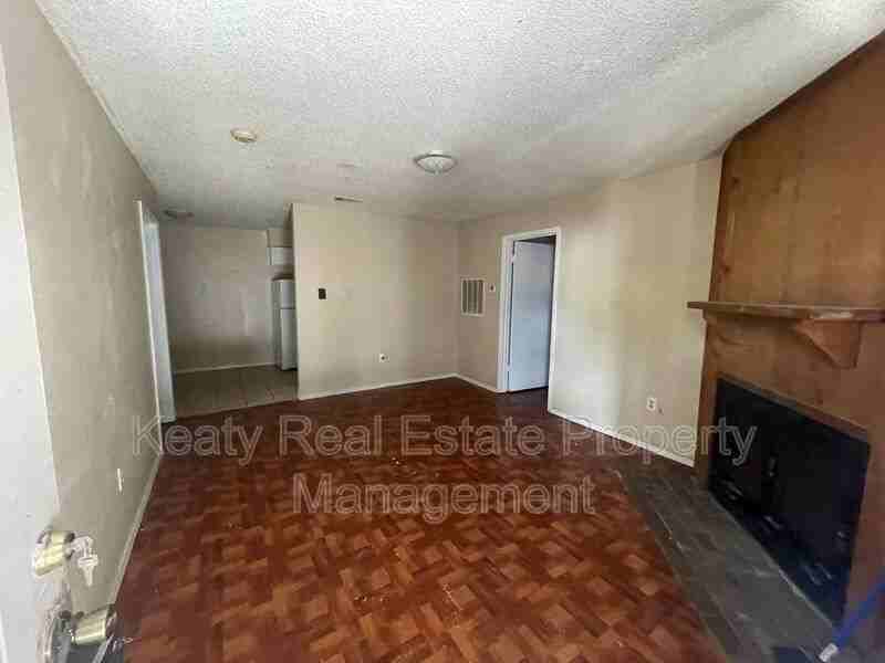 108 Meudon St #B - Photo 3 of 7