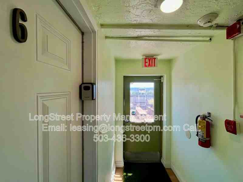772 Sw Broadway Dr #6 - Photo 6 of 27