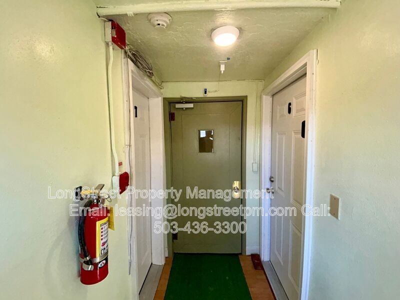 772 Sw Broadway Dr #6 - Photo 7 of 27