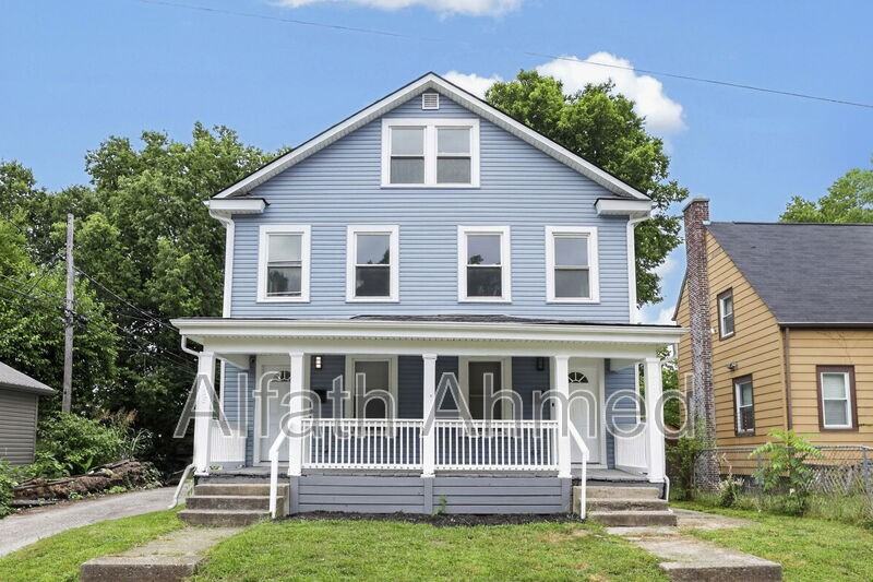 1768 Kent St - Photo 3 of 20