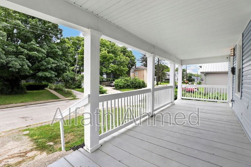 1768 Kent St - Photo 4 of 20