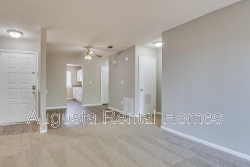 2449 Jennings Rd Apt C - Photo 6 of 21