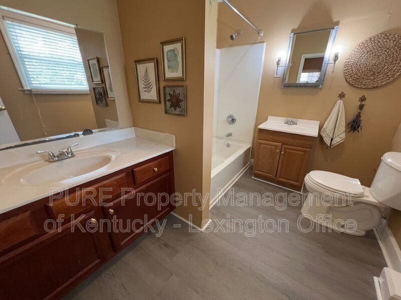 444 N Broadway - Photo 3 of 13