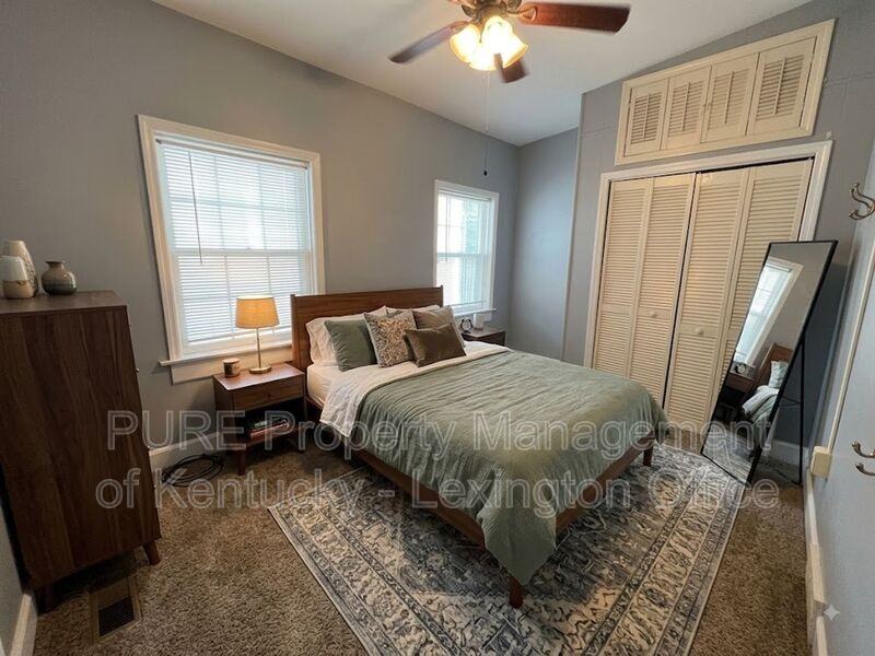 444 N Broadway - Photo 5 of 13