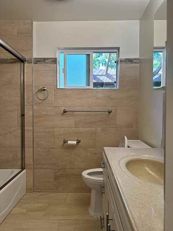 214 Waverley St #5 - Photo 2 of 9
