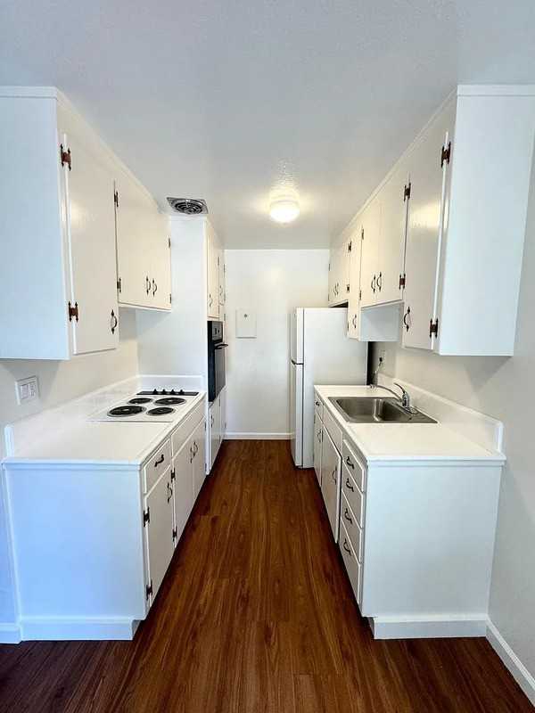 56 Centre St #10 - Photo 6 of 9