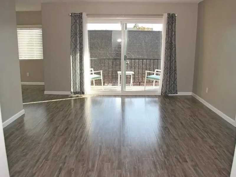 114 N Eucalyptus Ave #5 - Photo 3 of 13