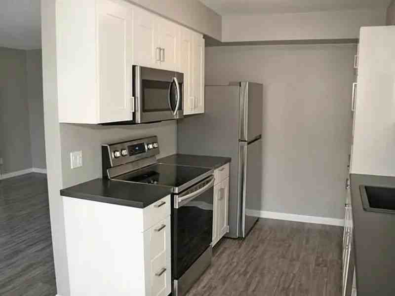 114 N Eucalyptus Ave #5 - Photo 5 of 13
