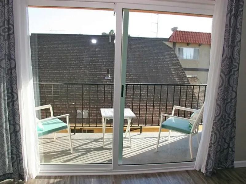 114 N Eucalyptus Ave #5 - Photo 6 of 13