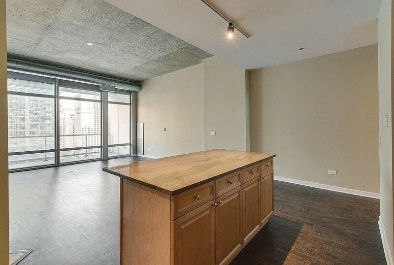333 N Canal St #1902 - Photo 7 of 11