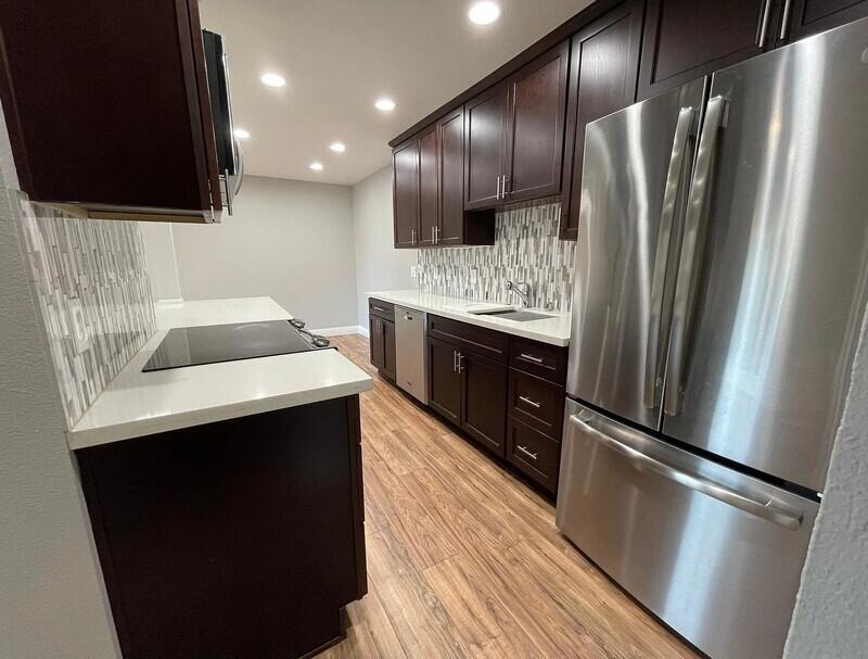 410 Auburn Way #7 - Photo 7 of 16