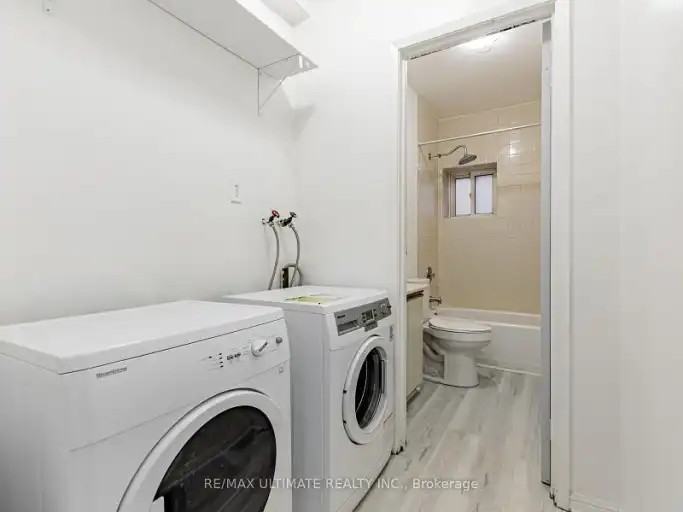 996 Queen St E #4 - Photo 5 of 11