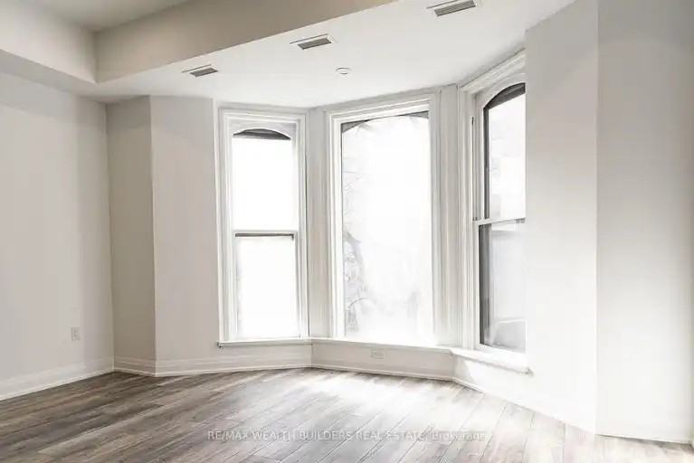 219 Jarvis St #5 - Photo 4 of 7