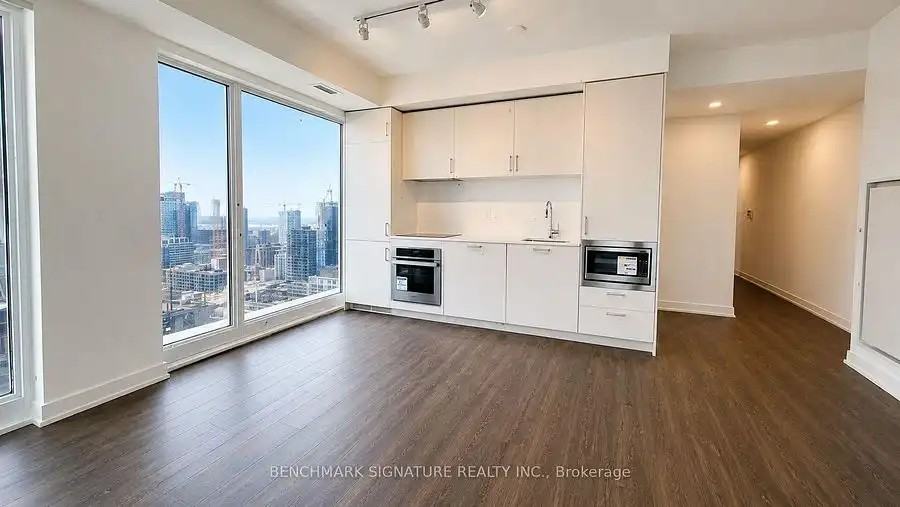 88 Queen St E #3202 - Photo 2 of 8