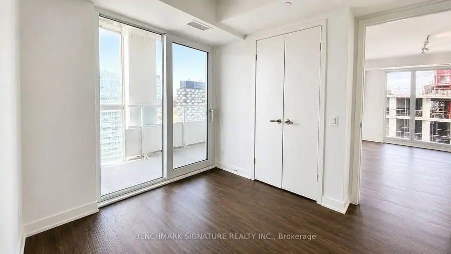 88 Queen St E #3202 - Photo 6 of 8