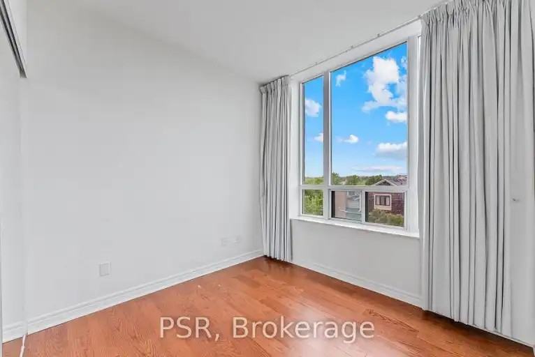 9 Boardwalk Dr #423 - Photo 6 of 13