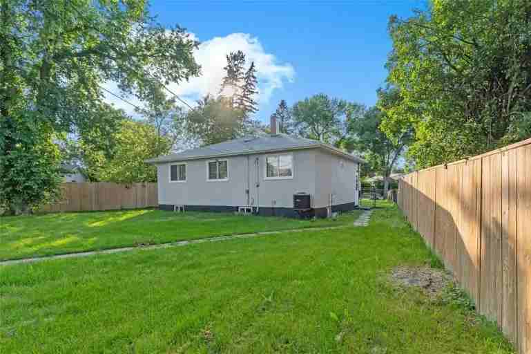 1178 Mccalman Ave - Photo 2 of 23