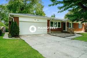 featured image of 9909 Lakewood Dr
