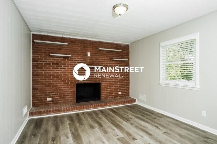 9909 Lakewood Dr - Photo 4 of 17