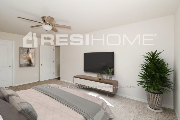 194 Queens Cir - Photo 6 of 17