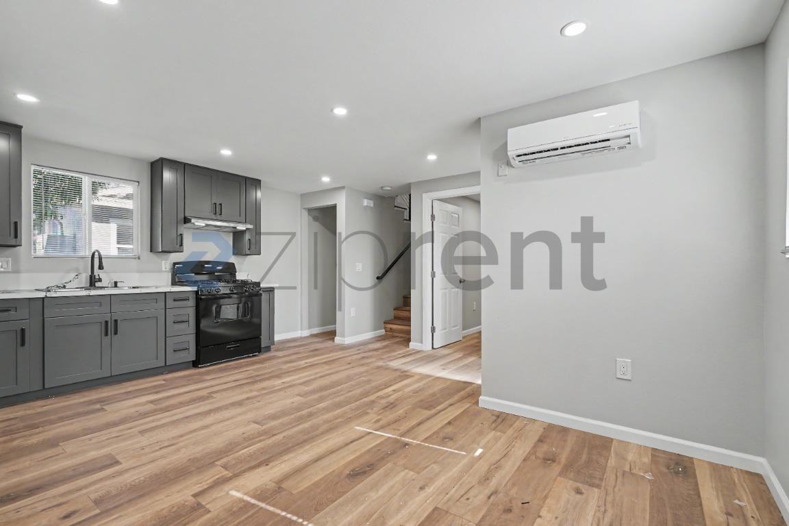 1204 W 50th St - Photo 4 of 18
