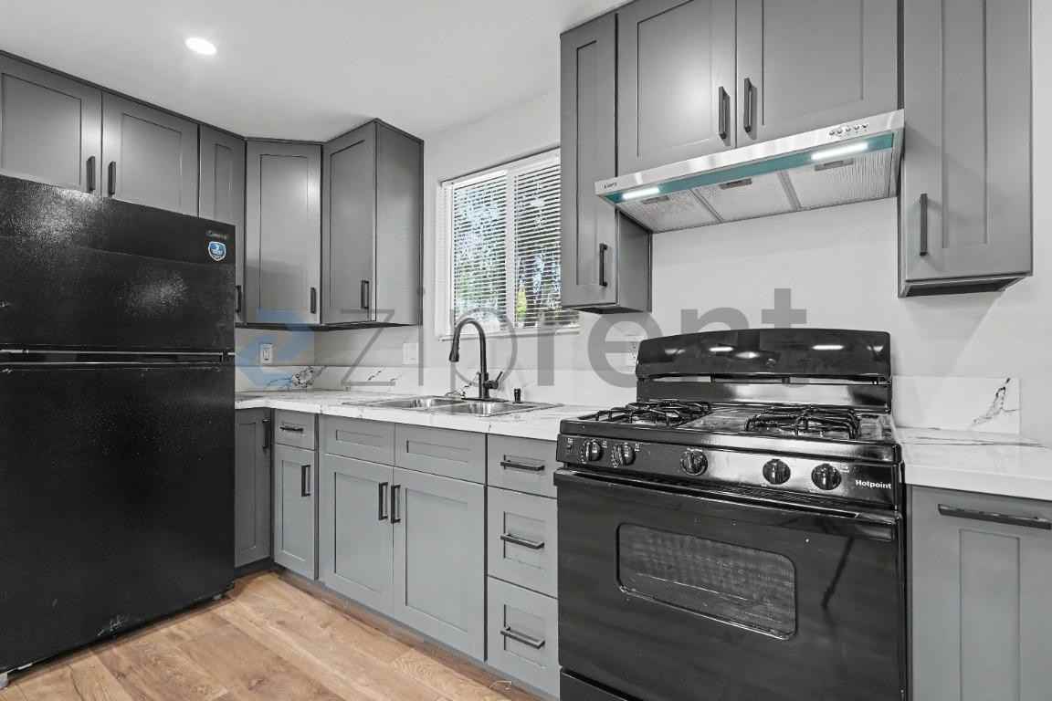 1204 W 50th St - Photo 7 of 18