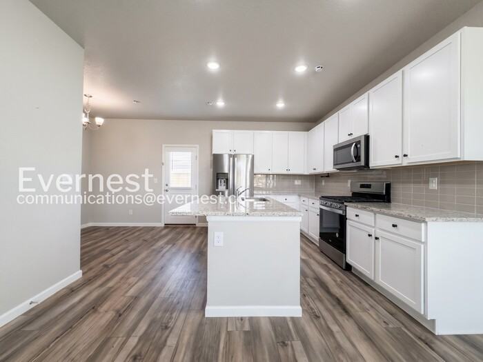12492 Childers St - Photo 2 of 19