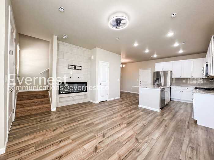 12492 Childers St - Photo 4 of 19