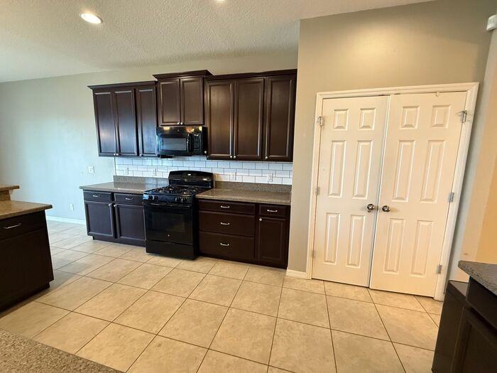 2228 Napone Ln - Photo 6 of 32