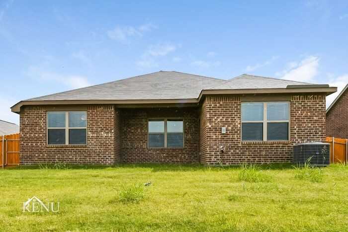 1148 Wheatfield Ln - Photo 4 of 26