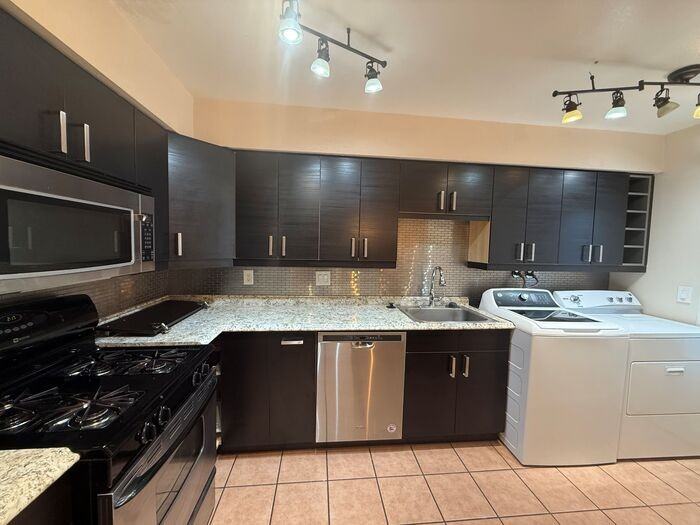 2755 W Anklam Rd #B - Photo 4 of 23