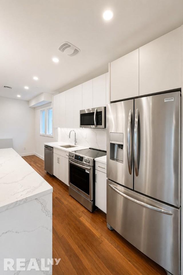 20 Terrace Pl #PH1 - Photo 4 of 17