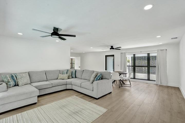 840 Southwest 3rd Street - Photo 3 of 8